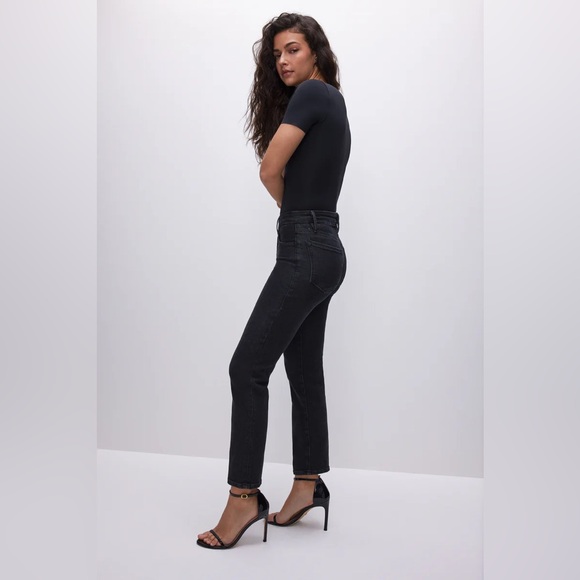 Good American Good Legs Straight Jeans in Black - Picture 4 of 6
